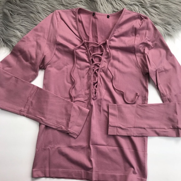 🚫 SOLD 🚫 Forever21 pink criss cross long sleeve - Picture 3 of 5